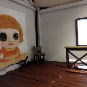 【模写】奈良美智 Yoshitomo Nara Our Thai House Nano acrylic on wooden panel and acrylic on cotton mounted on canvas 30CMの画像7