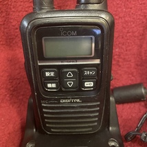 アイコム 351MHzデジタル簡易無線機(登録局)IC-DPR3 中古品　充電器BC-202_画像2
