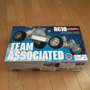 1/10 RC10CC クラシッククリアエディションキット [AS6004] ASSOCIATED アソシ 