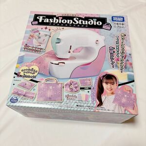 ★新品未開封★ リアルミシン ファッションスタジオ タカラトミー TAKARA TOMY