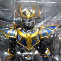 未開封 バンダイ S.H.Figuarts フィギュアーツ 仮面ライダー龍騎 仮面ライダー ナイトサバイブ フィギュア 東映 石森章太郎 石森プロ_画像2