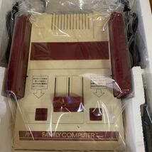 1円スタート　希少 新品未使用 Nintendo ファミリーコンピューター ファミコン　本体　付属品_画像2