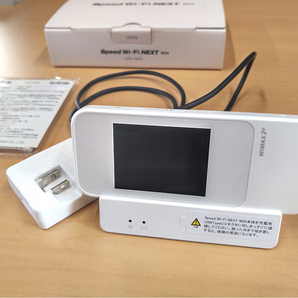 【送料込み即決あり】中古 Speed Wi-Fi NEXT W04 au ホワイト 本体 HWD35SWA + W04クレードルの画像3