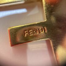 フェンディ　FENDI イニシャルチャーム　ゴールド　ペンダントトップ ネックレストップ チャーム_画像4