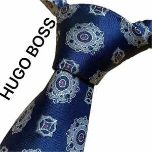 【極美品】ヒューゴボス HUGO BOSS ネクタイ ナロータイ　ブランドネクタイ 総柄