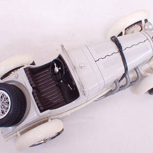 Bburago ブラーゴ 1/18スケール ミニカー メルセデスベンツ SSK 1928 MERCEDES BENZ A04076Tの画像6