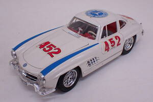 Bburago ブラーゴ 1/18スケール ミニカー メルセデス 300 SL 1954 3015 MERCEDES A04077T