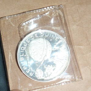 アポロ11号記念 ギニア発行の銀貨？の画像3
