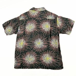 SUNSURF サンサーフ FIRE WORKS 花火柄 アロハシャツ総柄 半袖シャツ ハワイアンシャツ size S メンズ 男性用 夏の画像2