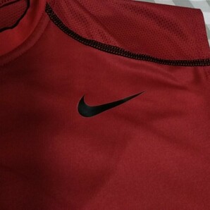 美品 ナイキNIKE ノースリーブシャツ ゆったりXLサイズ 赤 ナイキプロCOMBAT 野球アンダーシャツ等に 夏服 ドライフィット の画像3