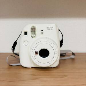 【IYN-4716】1円～ 富士フィルム FUJIFILM チェキ instax mini 8+ プラス インスタント カメラ バニラ 動作未確認 中古 保管品