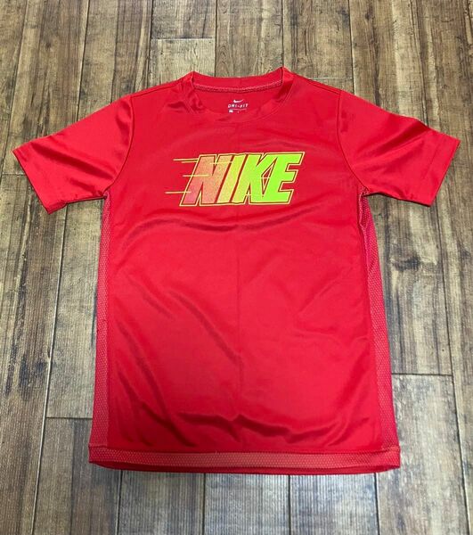 NIKE 半袖Tシャツ