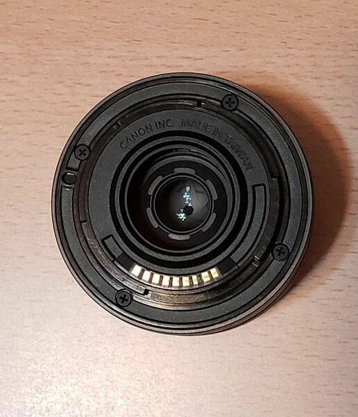 Canon EF-M 28mm f/3.5 Macro IS STM 