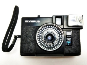 B24-378【ジャンク】OLYMPUS オリンパス PEN EF フィルムカメラ D.ZUIKO 1:3.5 F=28mm ※シャッター可能/動作未確認 ポーチ付き