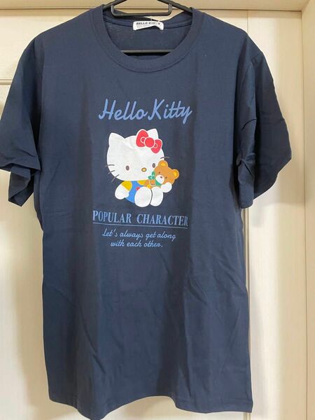 サンリオ　キティちゃん　ハローキティ　 Tシャツ　L 日本限定　新品未使用