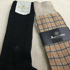 2足セット!未使用（送料込）アクアスキュータム■靴下 ソックス ベージュオレンジブラック系 メンズ Aquascutum