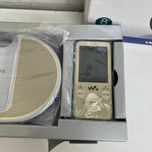 Y405. 15. 未使用保管品　訳ありウォークマンバッテリー無し　膨張のため　8GB SONY WALKMAN NW-S738FK　ゴールド　　ウォークマン_画像3