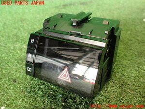 2UPJ-14267850]ハリアー(ASU65W)時計 中古