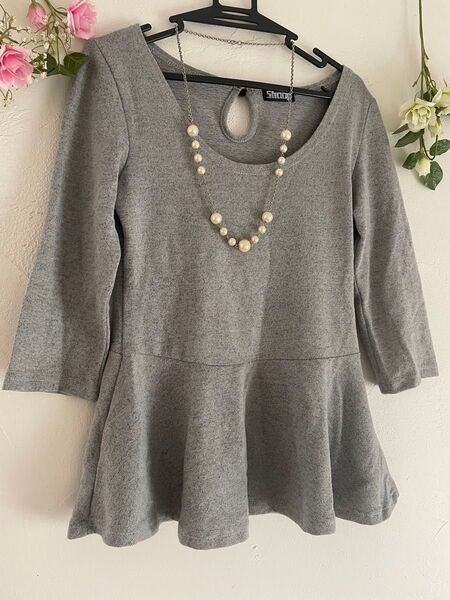 美品グレー七分袖 カットソー フレアーふんわりストレッチ