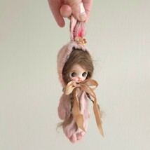 ③プチちゃんの抜け殻。うさぎ。アンティークブルー。子うさぎ。プチブライスsize　bunny　petiteblythe_画像2