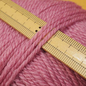 ウールボックスKM 毛糸(並太程度)ウール100% ピンク系20玉組 セーター チュニック ベスト ストール 帽子 マフラー 編み小物の画像3