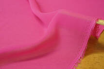 *シルク100％ シルクシフォン薄地ソフト強透過ビビットピンク長5ｍ巾135㎝ ブラウス チュニック キャミワンピ スカート フォーマル_画像3