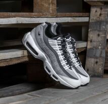 超希少！即完売品！激レアカラー！お洒落！カッコイイ！★NIKEナイキ AIRMAX95 ESSENTIAL！ゴールデンサイズ28.5㎝！★_画像8