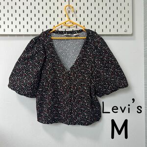 Levi's M トップス　花柄　半袖　リーバイス　クロップド丈　黒　ブラック ショート丈 カットソー