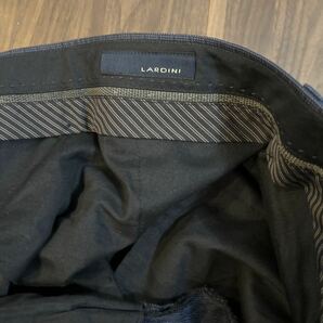 LARDINI ラルディーニ スーツ 上下 セットアップ 46 ネイビー 紺 ブートニエールの画像5