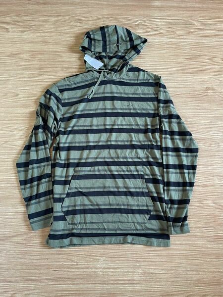 新品 VISSLA 薄手パーカー サイズL 