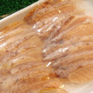 数量限定■即決■寿司ネタ用 味付き揚げトロサーモンスライス サーモンハラス 8g 20枚(20枚×1パック) 同梱可能の画像2