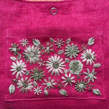 トートバッグ☆リネン（麻）ピンク　たくさんの花の手刺繍☆ハンドメイド _画像5