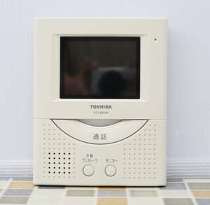 ∨ ｜インターホン テレビドアホン 親機 のみ｜TOSHIBA 東芝 HTV8002M モニター｜ 部品取り ジャンク 黄ばみあり 取付ホルダーなし■N8628