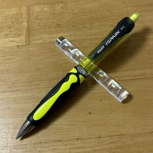 新品 廃盤 PILOT パイロット SPARK スパーク シャーペン 0.5mm 2020 フレフレ式 イエロー軸