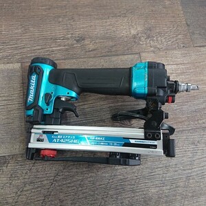 【中古現状品】Makita　マキタ　AT425HE　高圧 4mmタッカ