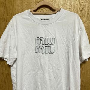 miumiu ロゴ　Tシャツ　Mサイズ　半袖Tシャツ 白　ホワイト　洋服　トップス　