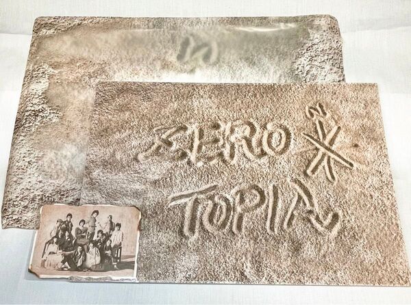 地球ゴージャスプロデュース公演『ZEROTOPIA』パンフレット