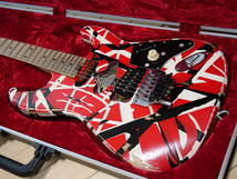 中古 軽量個体　EVH Striped Series Frankenstein Relic 別売ハードケース付属 ヴァンヘイレン VAN HALEN　おまけ未使用保管品の楽譜付き　_画像1