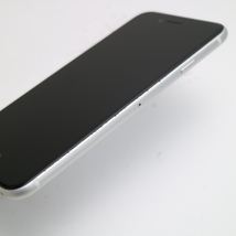 美品 SIMフリー iPhone SE 第2世代 64GB ホワイト スマホ 白ロム 中古 あすつく 土日祝発送OK_画像3