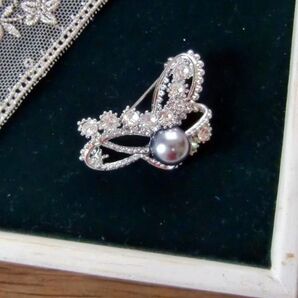 処分セール!シックなブローチA 黒真珠 パール