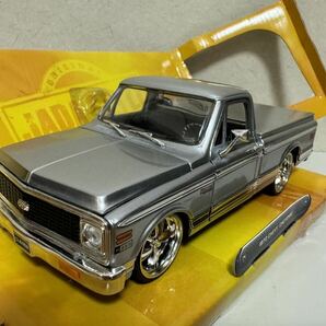  Jada TOYS DUB CITY 1972年 CHEVY CHEYENNEシルバー 1/24スケールの画像5