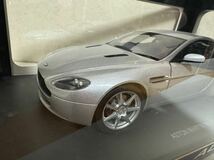 【未開封】AUTOart ASTON MARTIN V8 VANTAGE オートアート アストンマーチン 1/18スケール シルバー_画像3