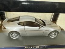 【未開封】AUTOart ASTON MARTIN V8 VANTAGE オートアート アストンマーチン 1/18スケール シルバー_画像5