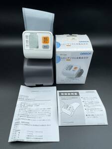 オムロン　手首式血圧計　HEM-6111 美品