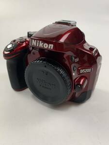 1000円~■★動作未確認★Nikon ニコン D5200 デジタル一眼レフカメラ レッド ボディ バッテリーパック★okoy2607332-101★t9014