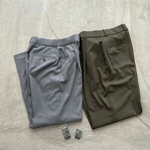 新品試着のみ☆UNIQLOユニクロ☆ タックワイドパンツ（丈標準69～71cm）2本セット☆ GRAY OLIVE☆女性用サイズM☆予備ボタン付き