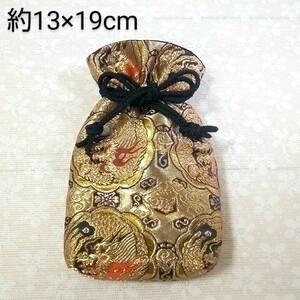 【ハンドメイド】 巾着袋　 金襴生地　金色　龍柄　スマホ入れ　小物入れ　13×19cm　