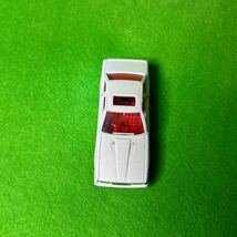 ◆日本製トミカ(No.5・1/65)◆トヨタ・ソアラ・2800GT(MZ11/パール白&赤)◆箱なし　古いミニカー tomica _画像8