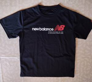 美品！　ニューバランス　New Balance　Ｔシャツ　サイズＬ　やや光沢ブラック　ややストレッチ　ドライ速乾薄手生地　反射でキラキラ