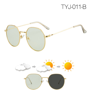  sunglasses TYJ-011-B discoloration style light polarized light UV resistance super light weight NJ01